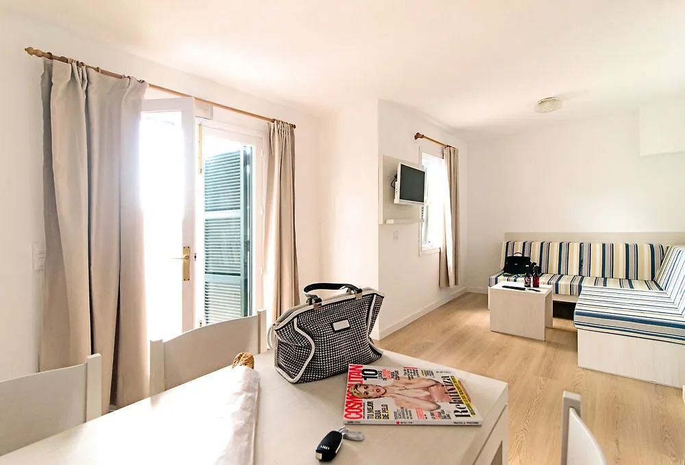 Cala Blanca Apartamentos 公寓