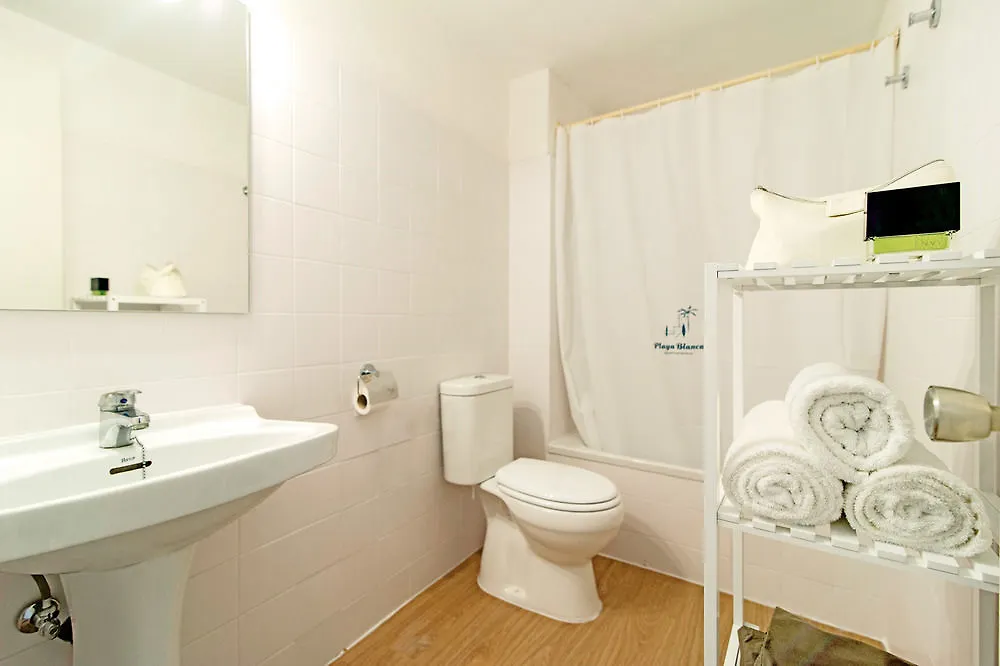 Cala Blanca Apartamentos 公寓 卡拉布兰卡